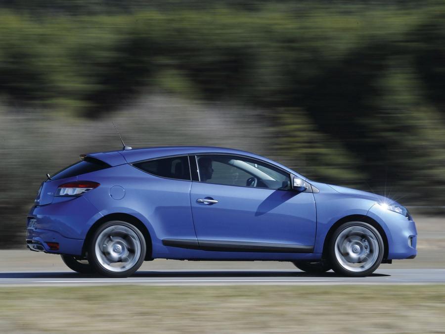  Renault Megane GT 2010 года  (фото 7 из 16)